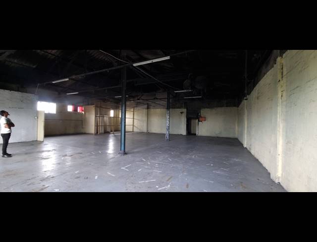 1,700M² OFFICE TO LET IN ROSSBURGH